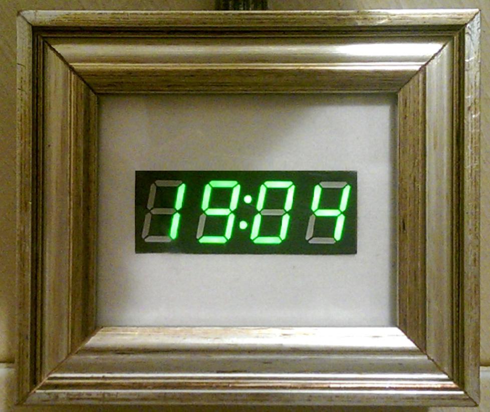 Orologio con display 7 Segmenti